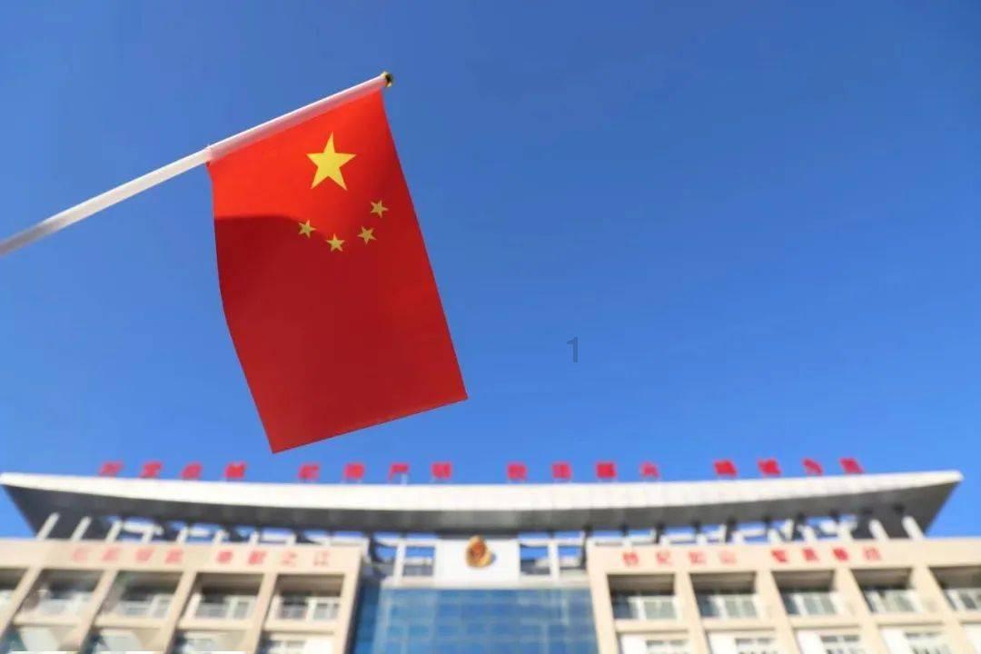 努力跳跃
