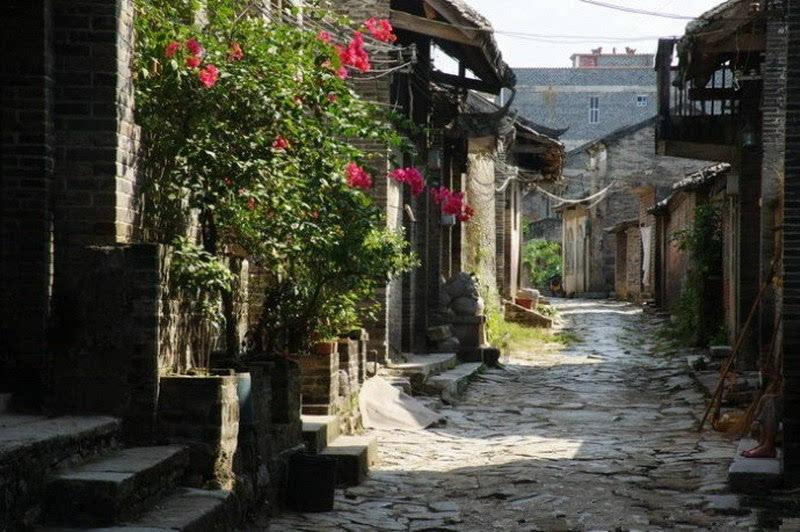 【回家的路——聚焦2024年春运】“小青果”讲堂护航小旅客安全出行